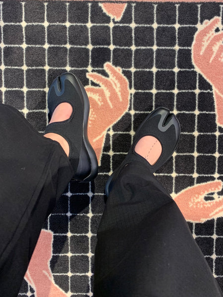 靴 tabito10 / Tabi Sandals / Black Sandal in Black