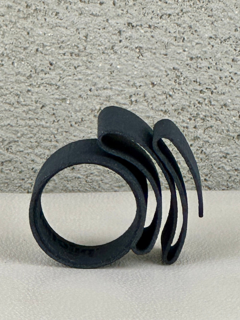 Bijouets Fujin Ring Black