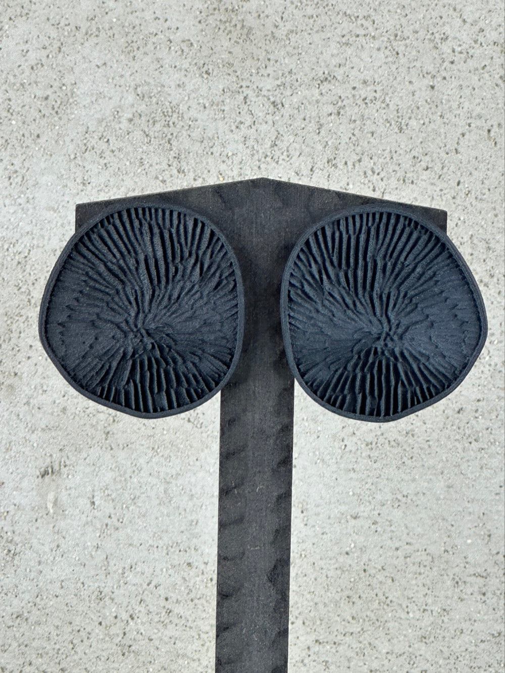 Bijouets Materia Earrings Black