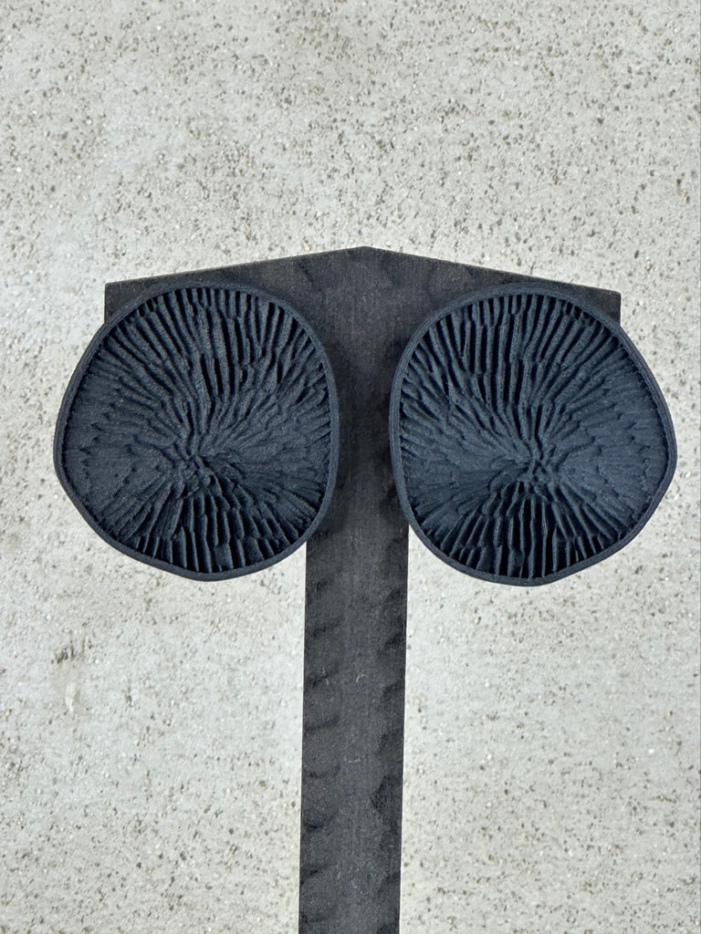 Bijouets Materia Earrings Black