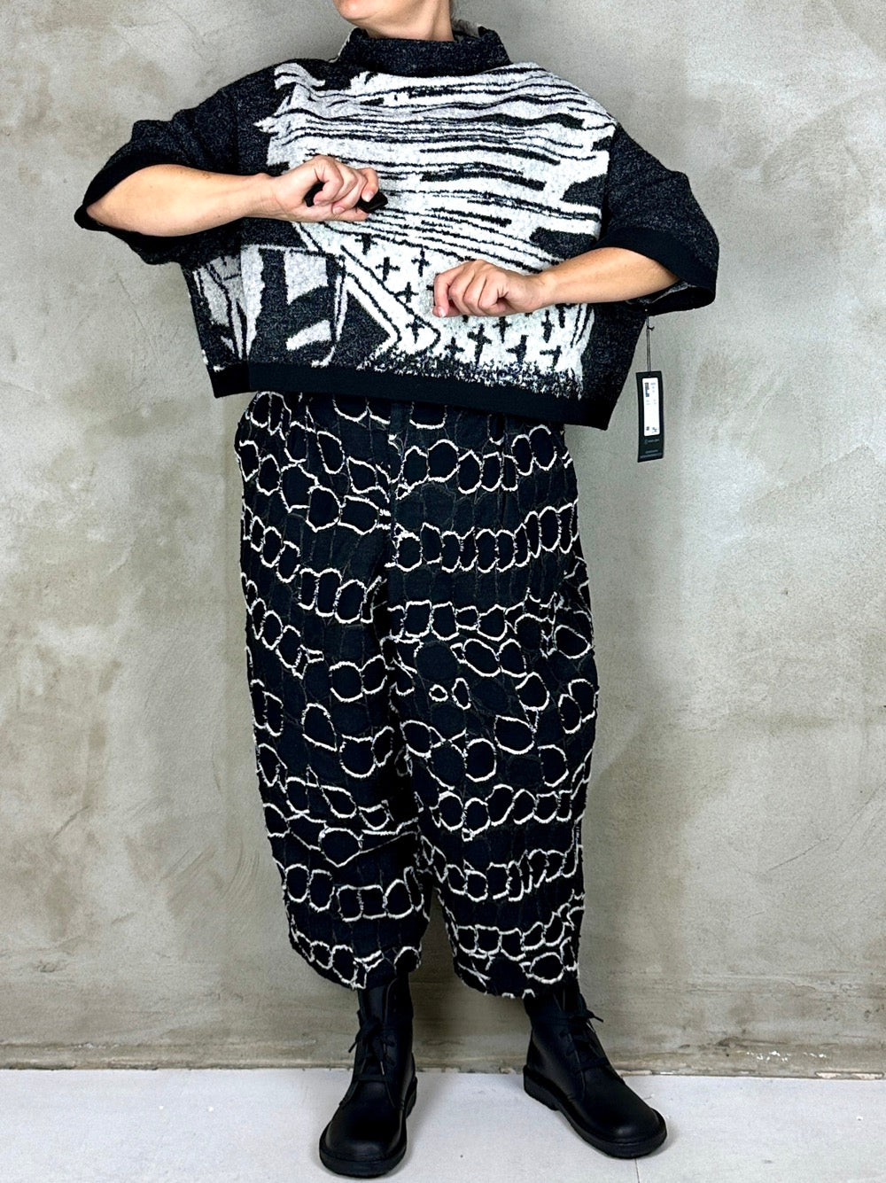 Moyuru 3318 Knit Black/White