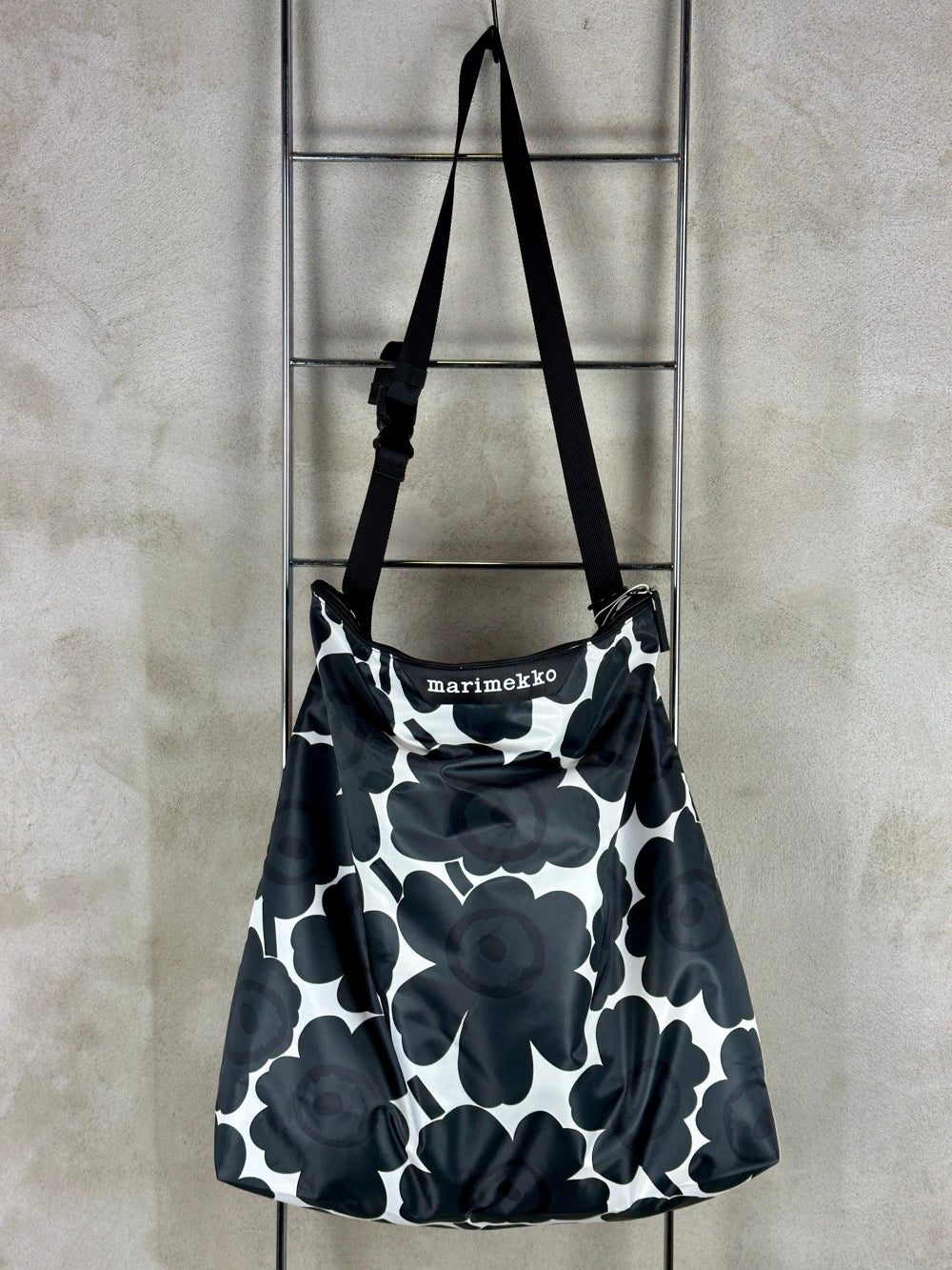 Marimekko Neat Crossbody Unikko L White/D.Grey/Black