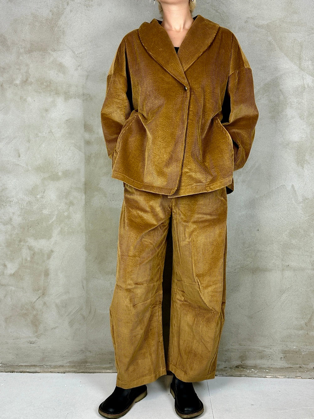 Black Aarhus Firmin Velvet Blazer Amber