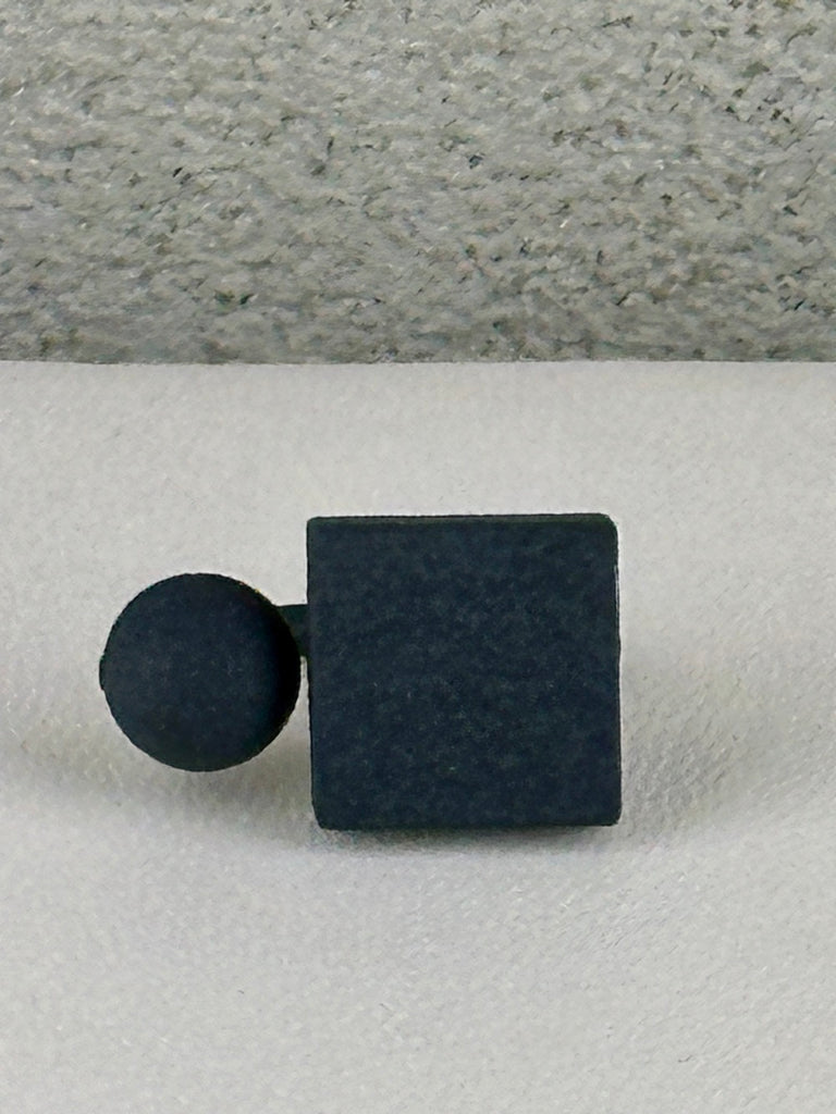 Bijouets Cube Ring Black